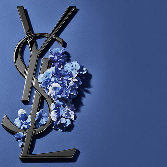 Logo YSL noir et fleurs bleues sur fond bleu