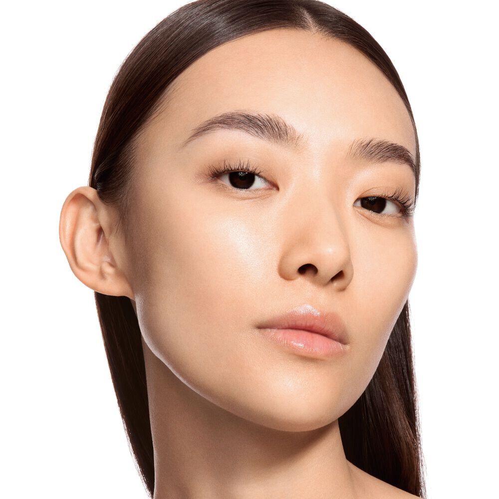 Modèle à la peau lisse
